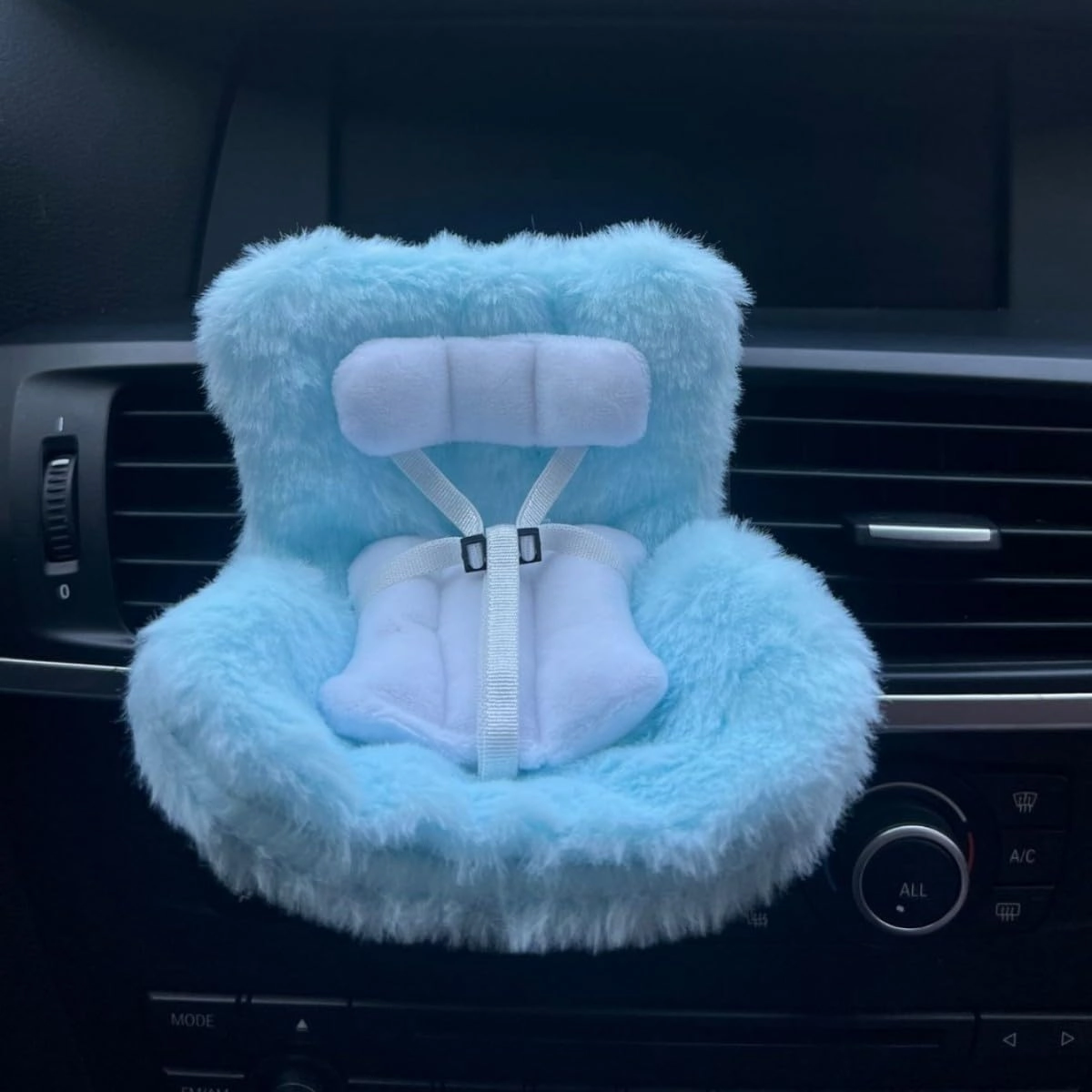 Car Seat for Doll with Soft Furry Cushion for 10-17cm Dolls, Doll Accessories, Car Air Vent Decor, Includes Seat Leg for Desktop Display (D)