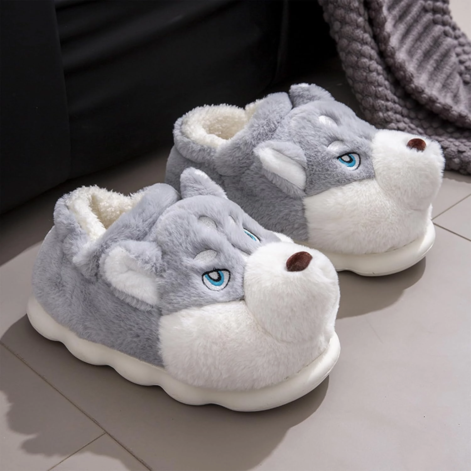 Cozy Husky Plush Winter Slippers for Men and Women – Soft Plush, Non-Slip Sole, Indoor Warm Slippers