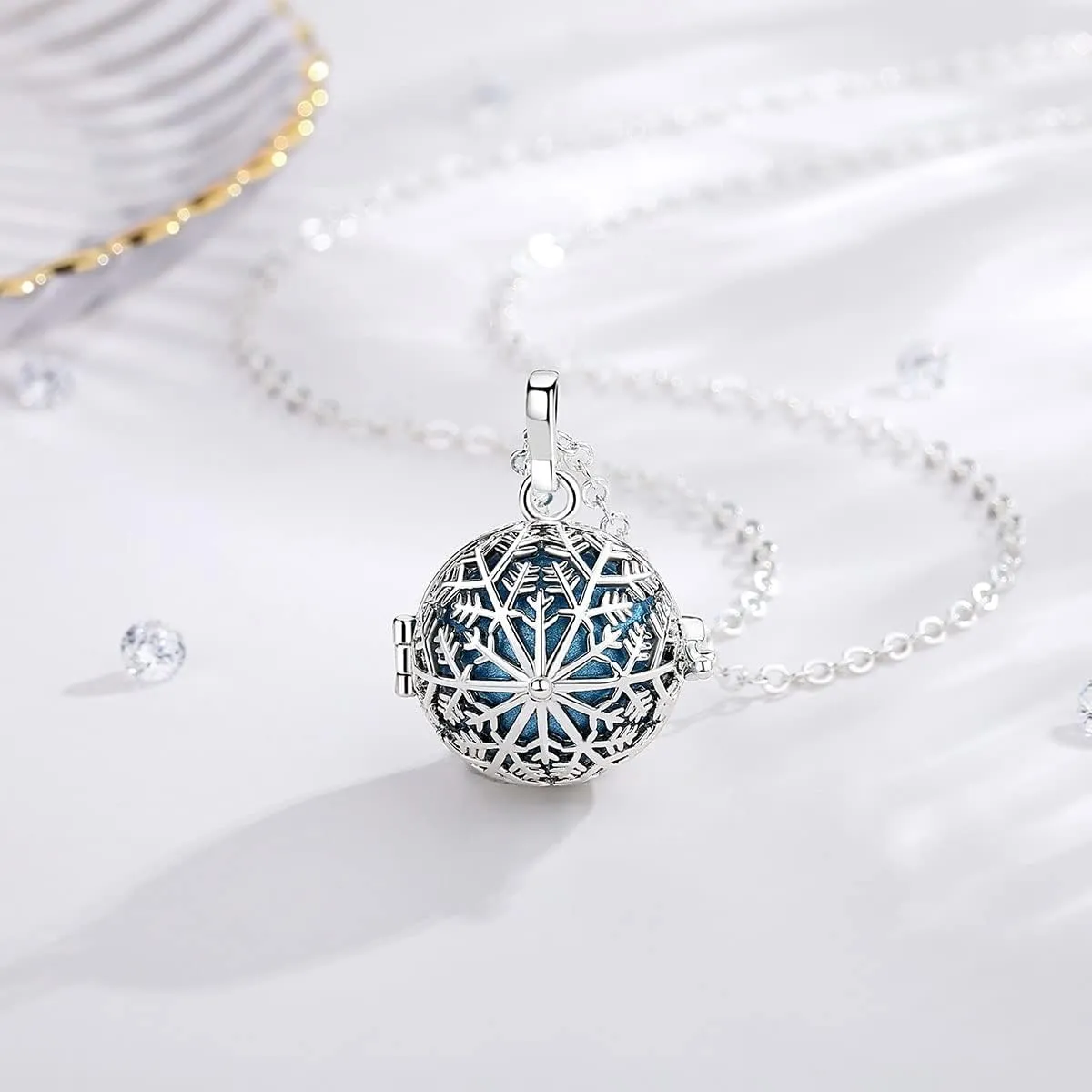 EUDORA Harmony Bola Snowflake 20mm Musical Chime Ball Perfume Pendant Necklace, 30"