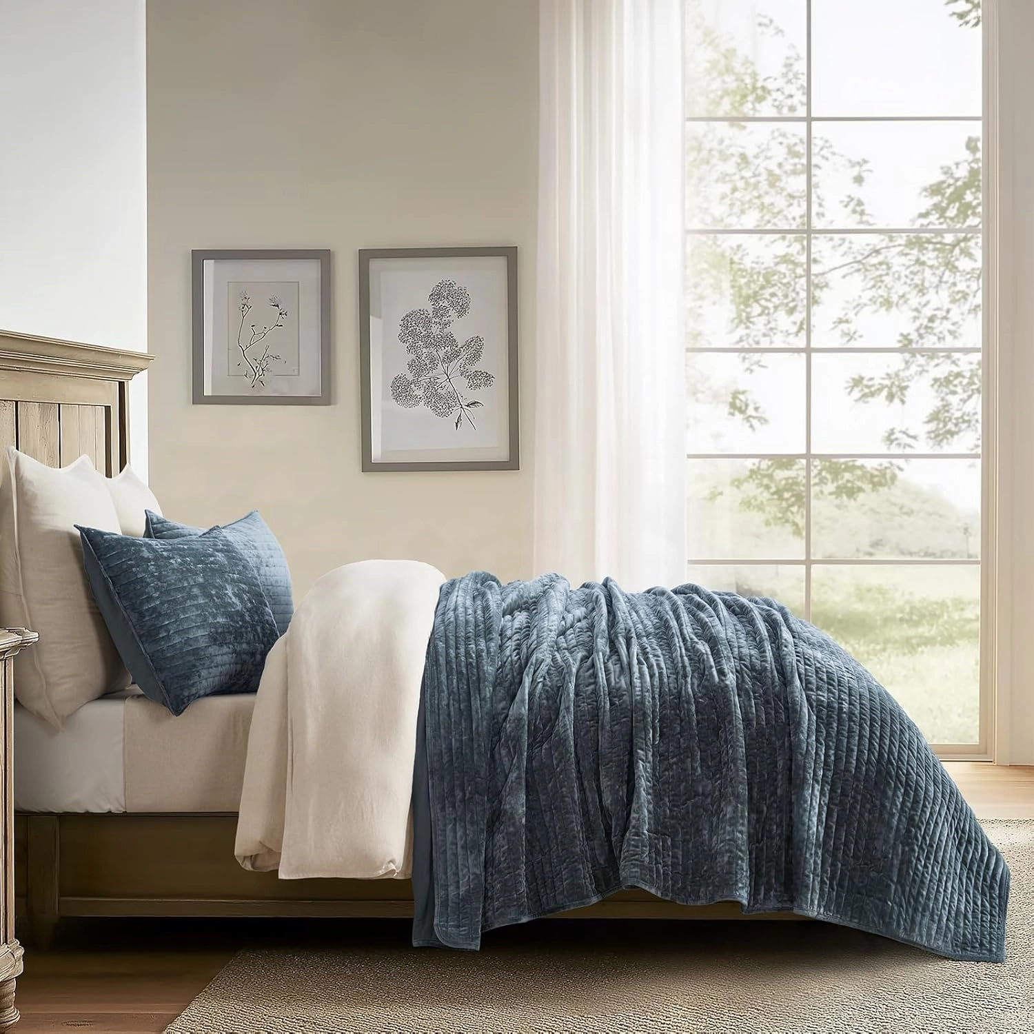 EVERGRACE Velvet Quilt Set Queen Size, Luxurious Soft Striped Channel Bedding Set, Lightweight Velvet Comforter for All Season, Oversized Bedspread Coverlet with 2 Matching Shams, Stormy Blue