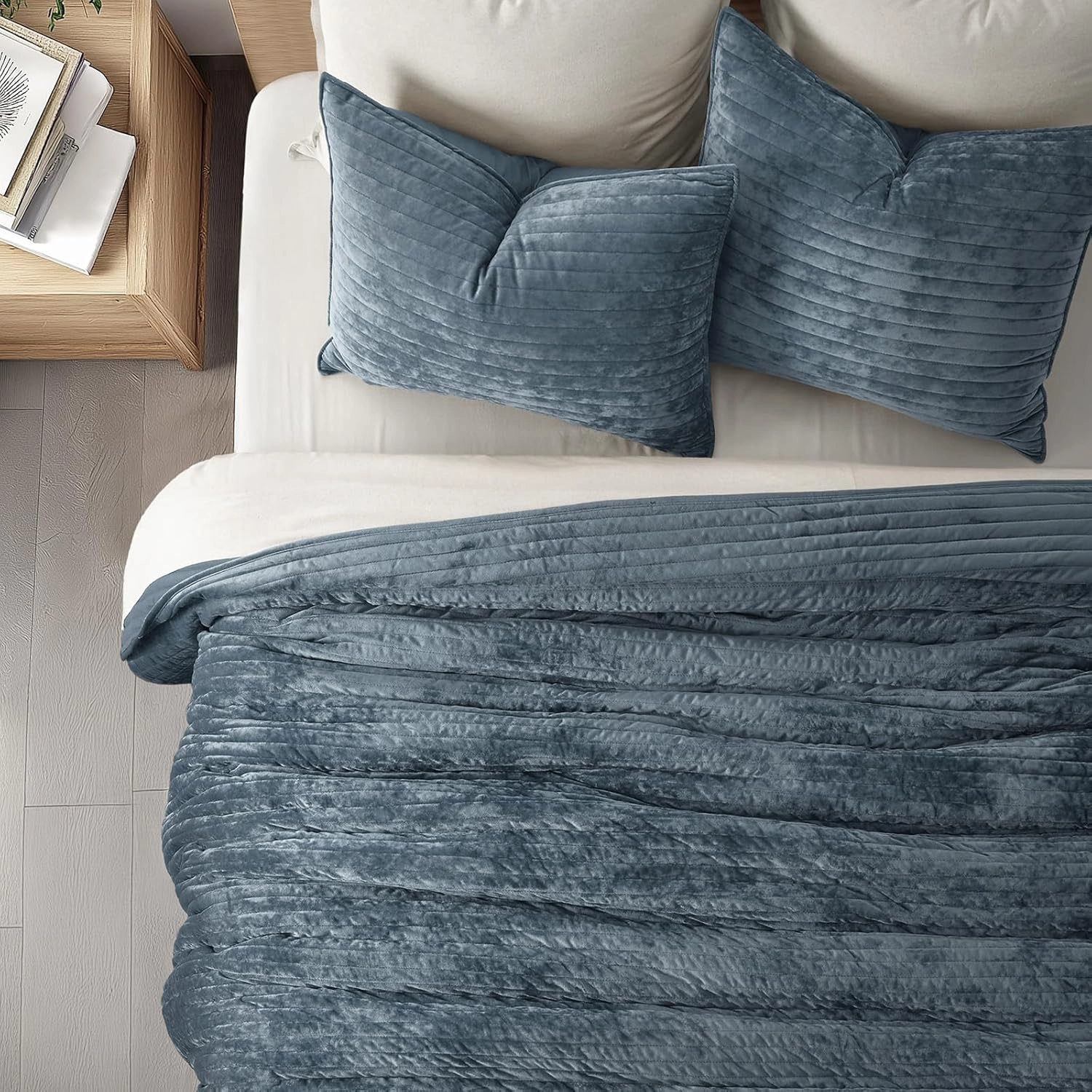 EVERGRACE Velvet Quilt Set Queen Size, Luxurious Soft Striped Channel Bedding Set, Lightweight Velvet Comforter for All Season, Oversized Bedspread Coverlet with 2 Matching Shams, Stormy Blue