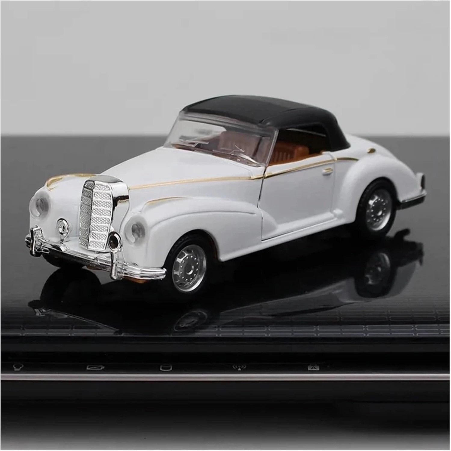 for Retro Convertible Vintage Car Diecast Alloy Mini Model Metal Toy Vehicle Simulation Ornaments Small Car 1:32(White-with Soft top)