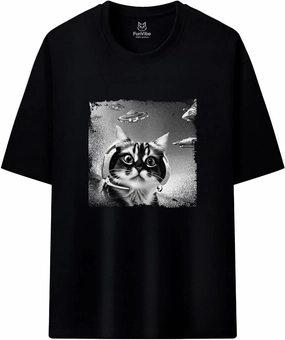 Funny Animal Graphic Tee Cool Wildlife Themed T-Shirt for Animal Lovers Unique Gift Idea