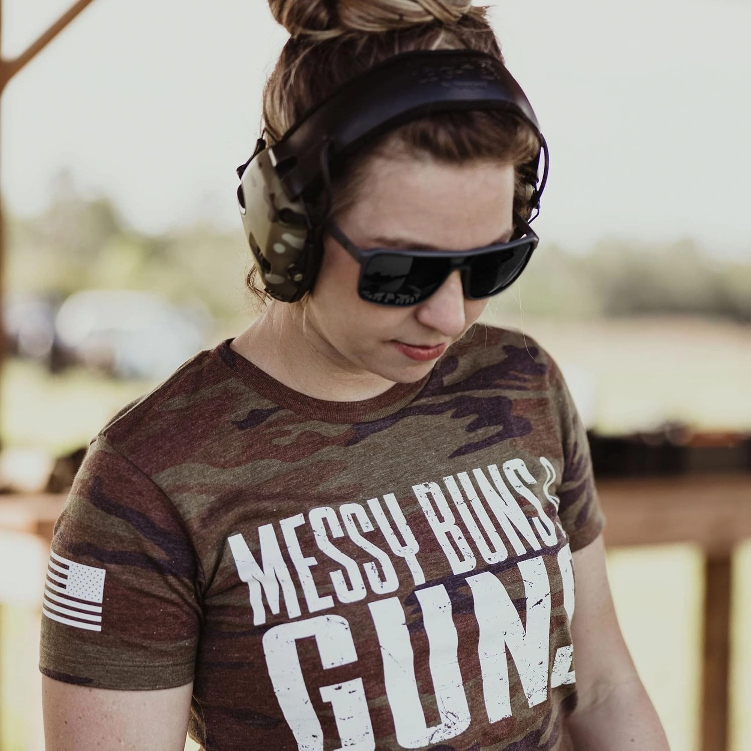 Grunt Style Messy Buns & Guns - Women's T-Shirt