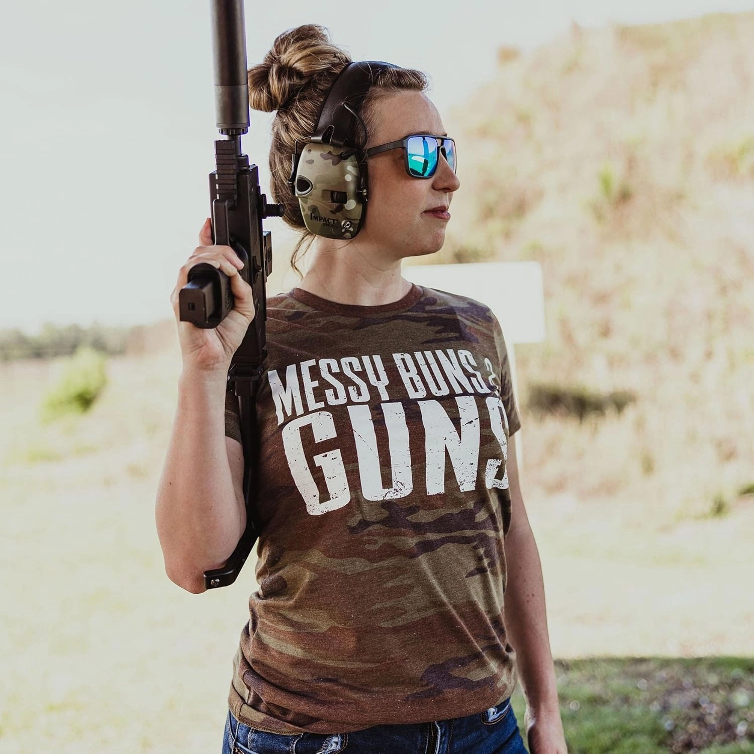 Grunt Style Messy Buns & Guns - Women's T-Shirt