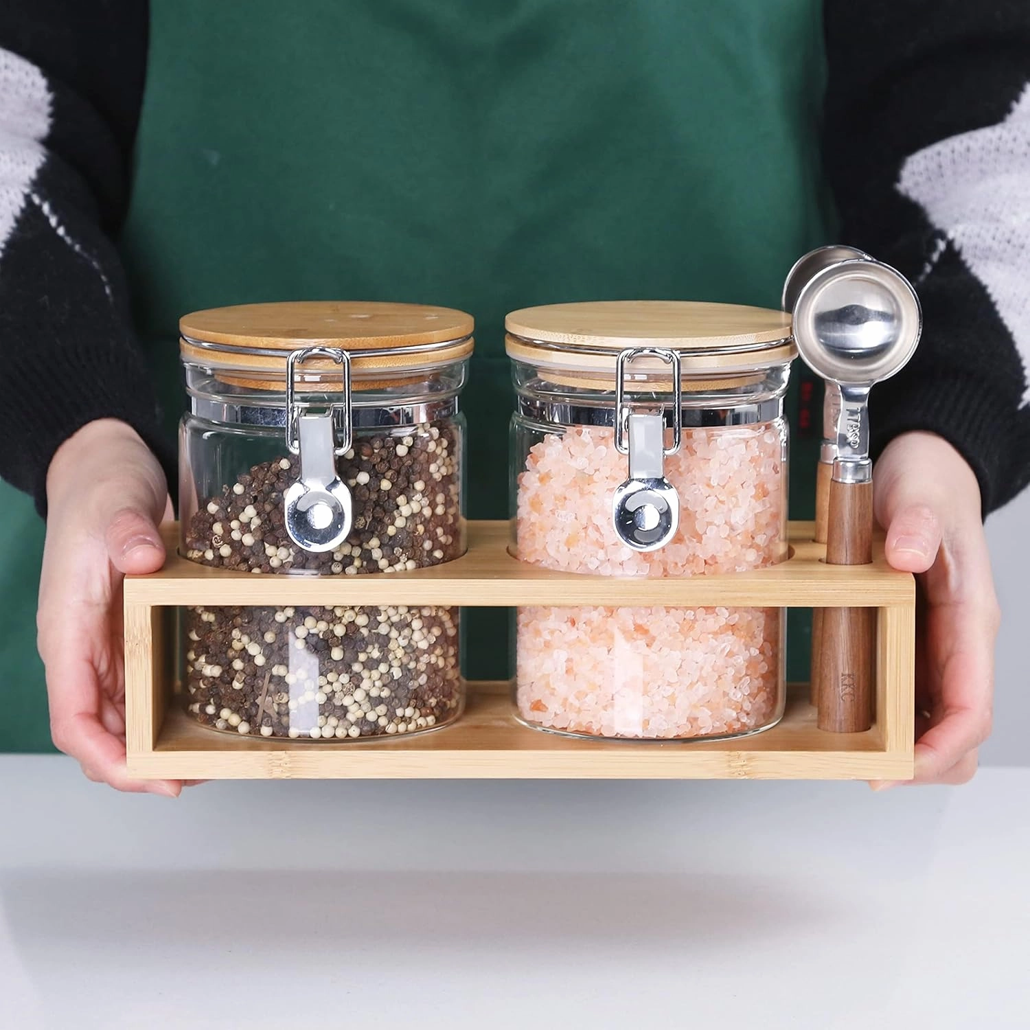 KKC HOME ACCENTS Airtight Clear Glass Coffee and Tea Storage Jars with Lids and Scoops, Air tight Sealed Coffee bean Containers with Clamp Lids for Ground Coffee,Sugar,Loose Leaf Tea,Matcha, 27 FL OZ