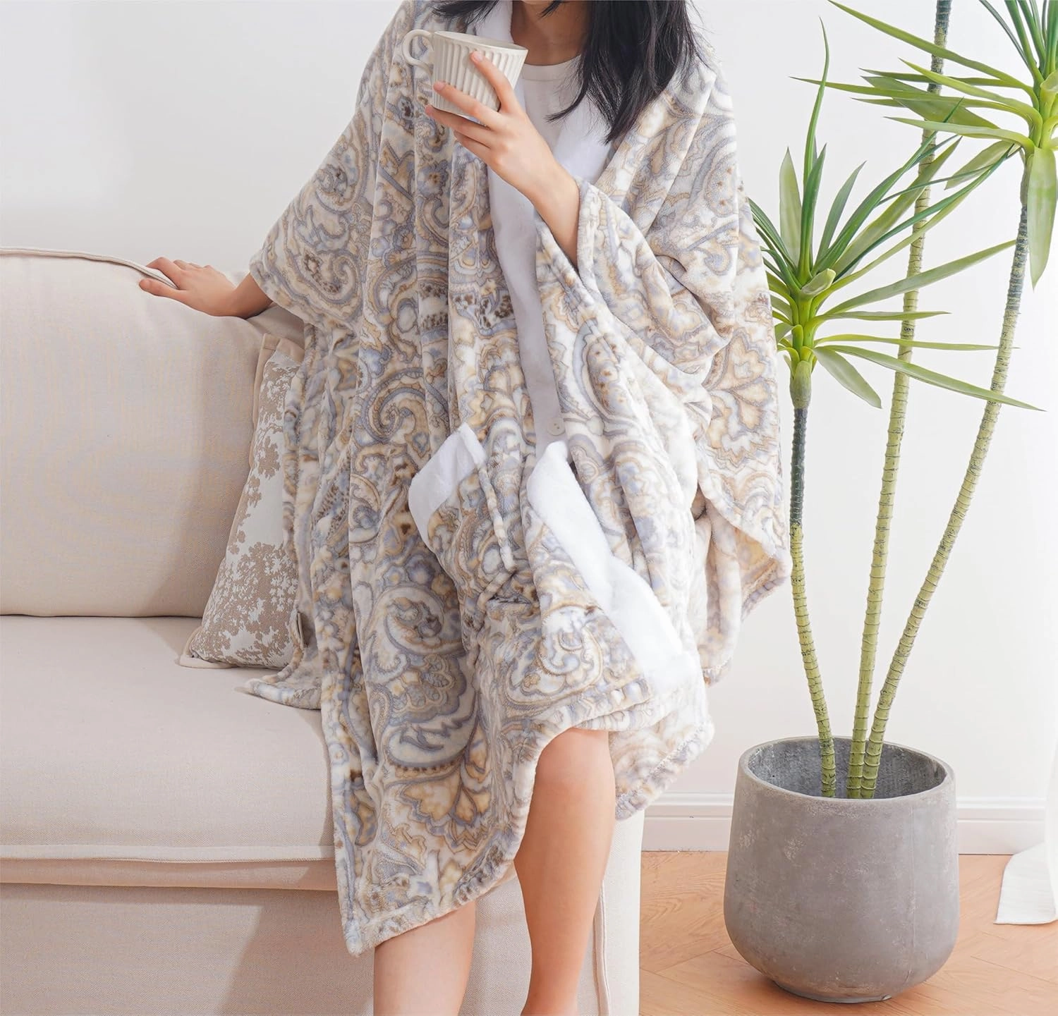 Mellowdy ULazy Blanket, Poncho Shawl Wearable Blanket with Pockets and Sleeves for Women and Men, Warm Snuggie, Soft Fuzzy Robe Fleece Throw for Gifting, Home, Travel (Paisley Print)