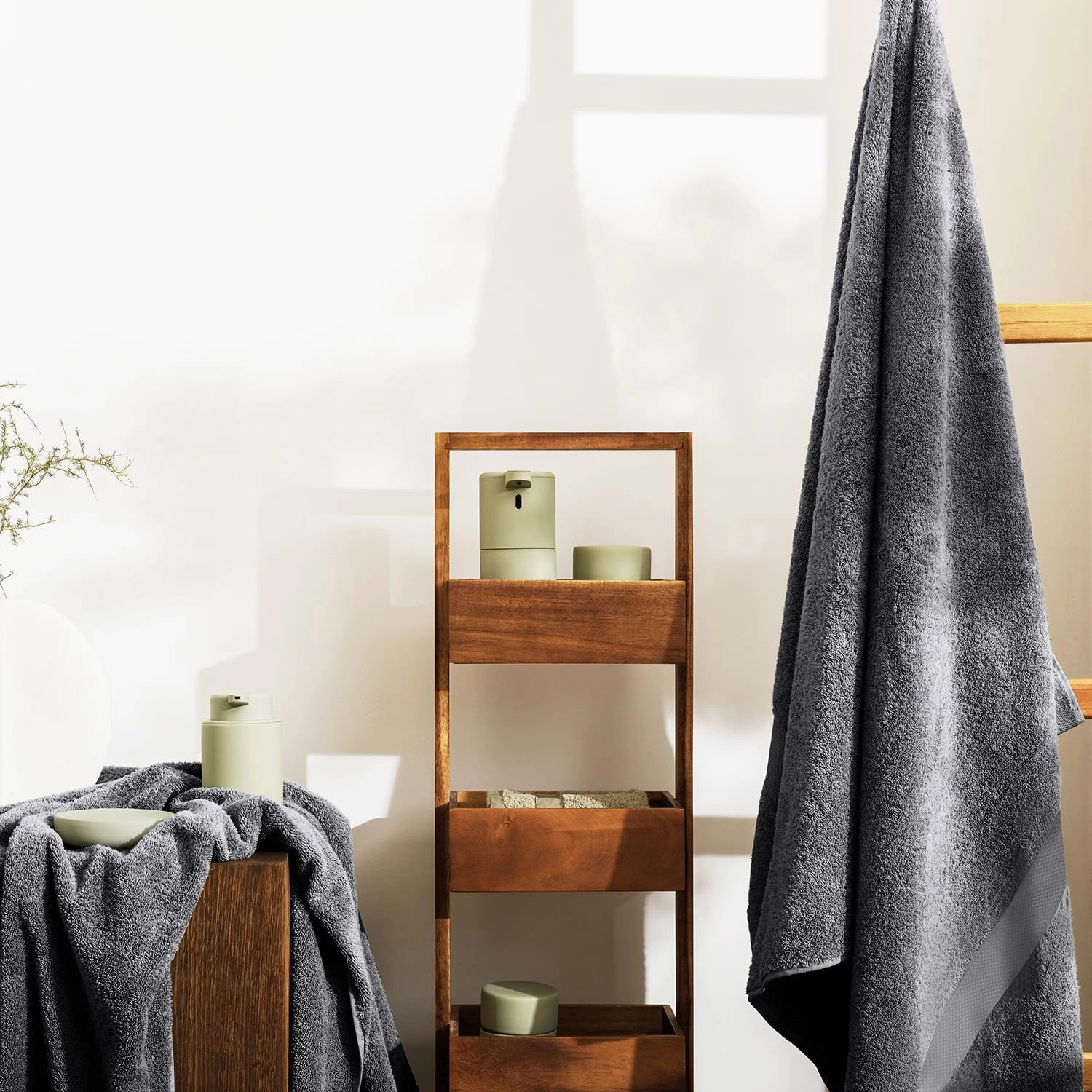 Oakias Premium Towel Set 600 GSM 6 Piece Dark Grey - 100% Ring Spun Cotton Highly Absorbent Towels Set - Super Soft Bathroom Towel Set - Hotel Quality Double Stitched Hem - Ideal for Hotels, Spa, Gyms