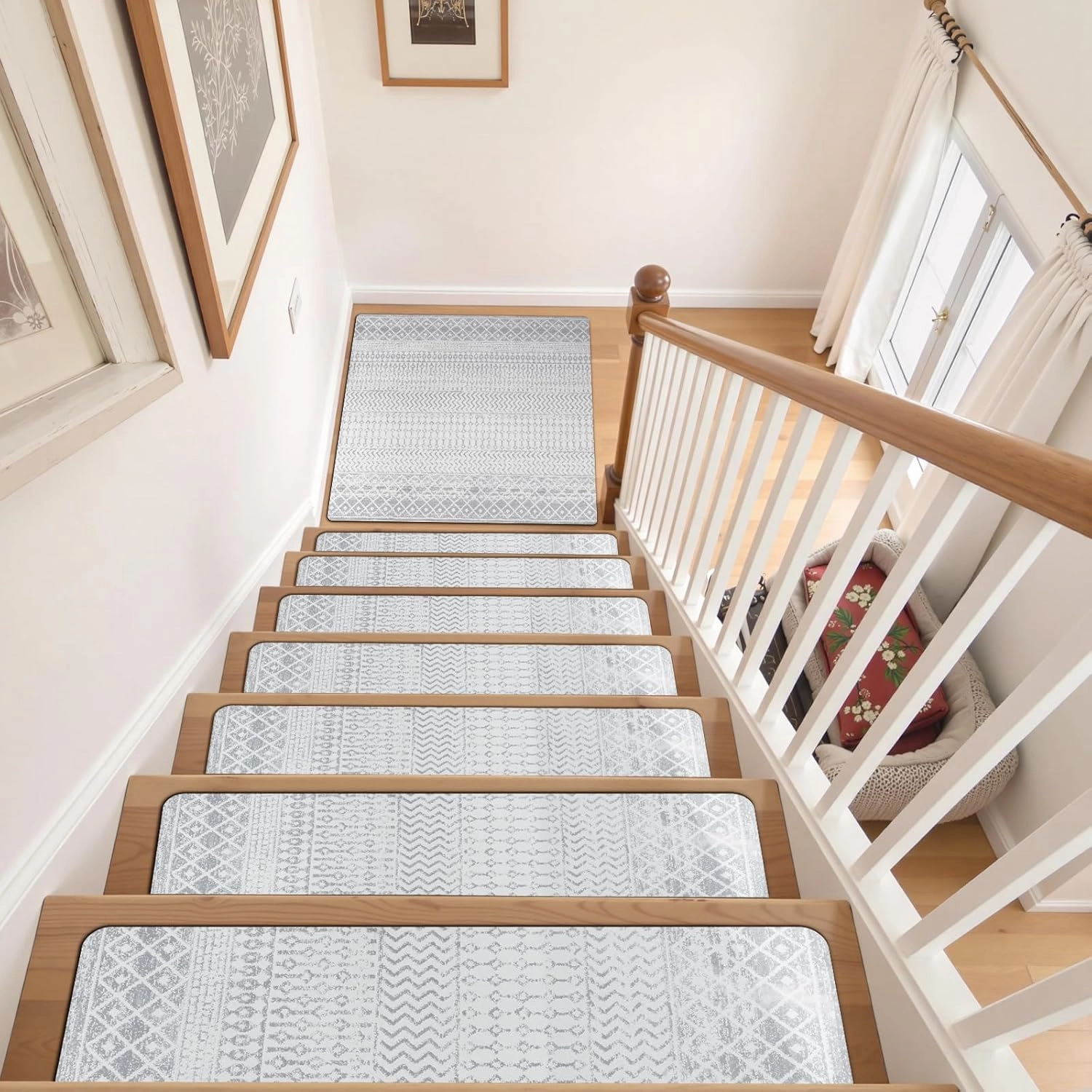 OJIA Stair Treads Non-Slip Matching Mat for Wooden Steps, Square Capet Stair Treads Rubber Backing Stair Runner Anti-Slip Stair Landing Mat 32x32 Inch Stair Rugs