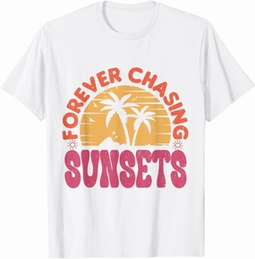 Retro Vintage Forever Chasing Sunsets Summer Vacation Outfit T-Shirt
