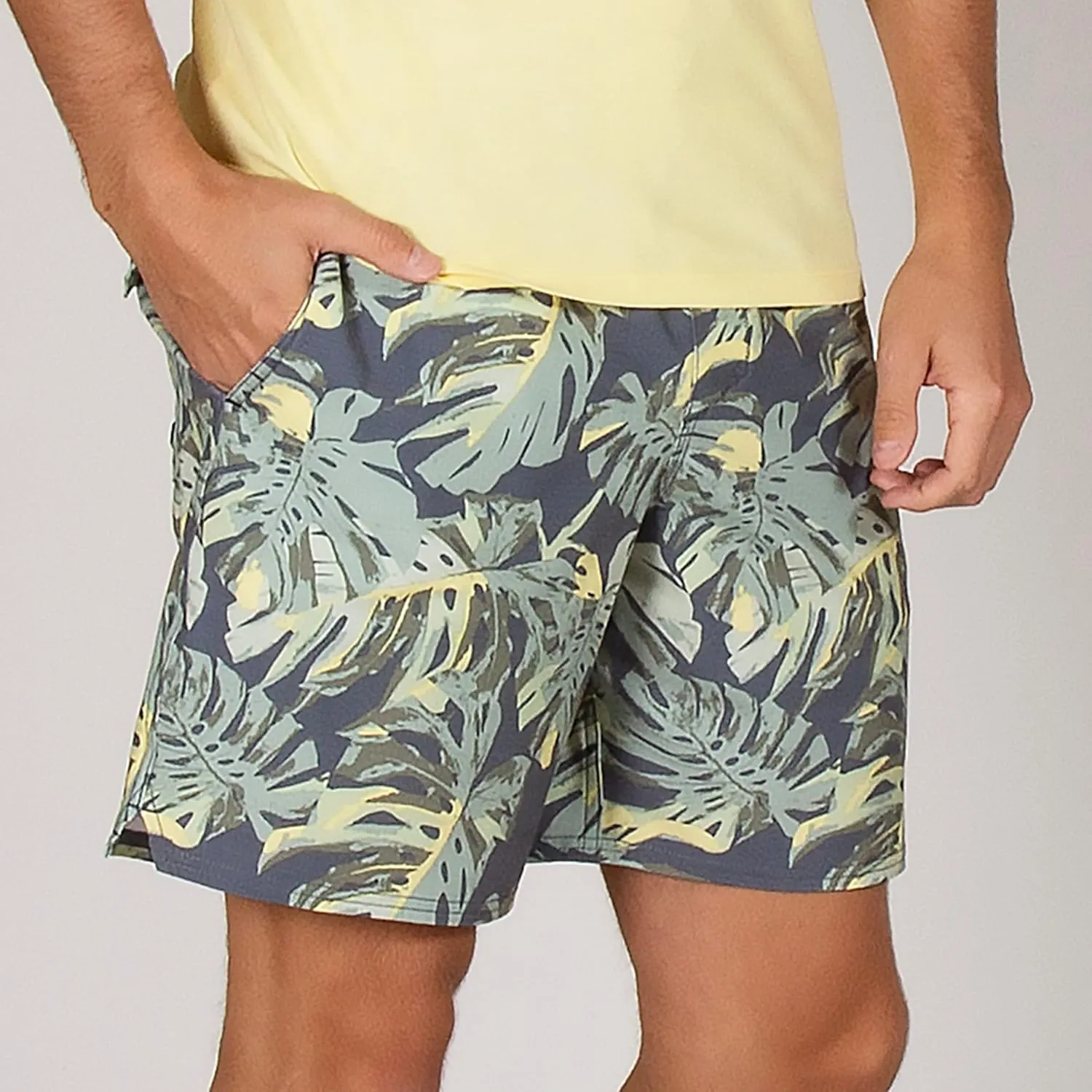 Salt Life Men's Loungin' Boardshort