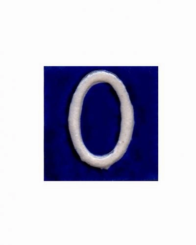White O alphabet blue tile (2x2)