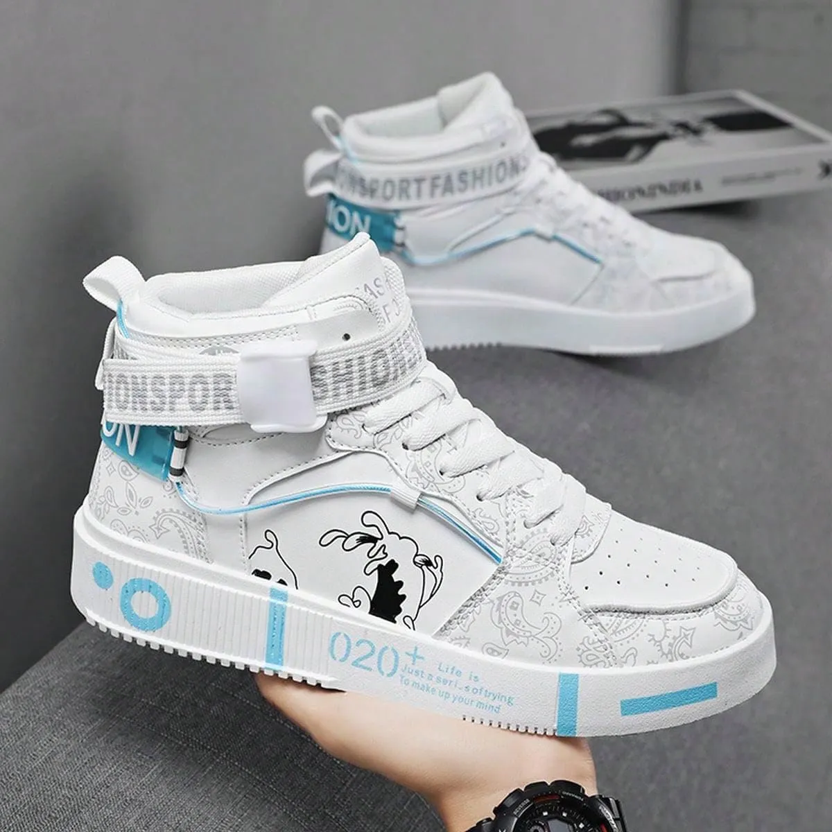 Y2K Bold Graphic Lightweight Sneakers for Women Fashionable Street Style Walking Shoes for Daily Wear with Unique Graffiti Art Design and Soft Sole