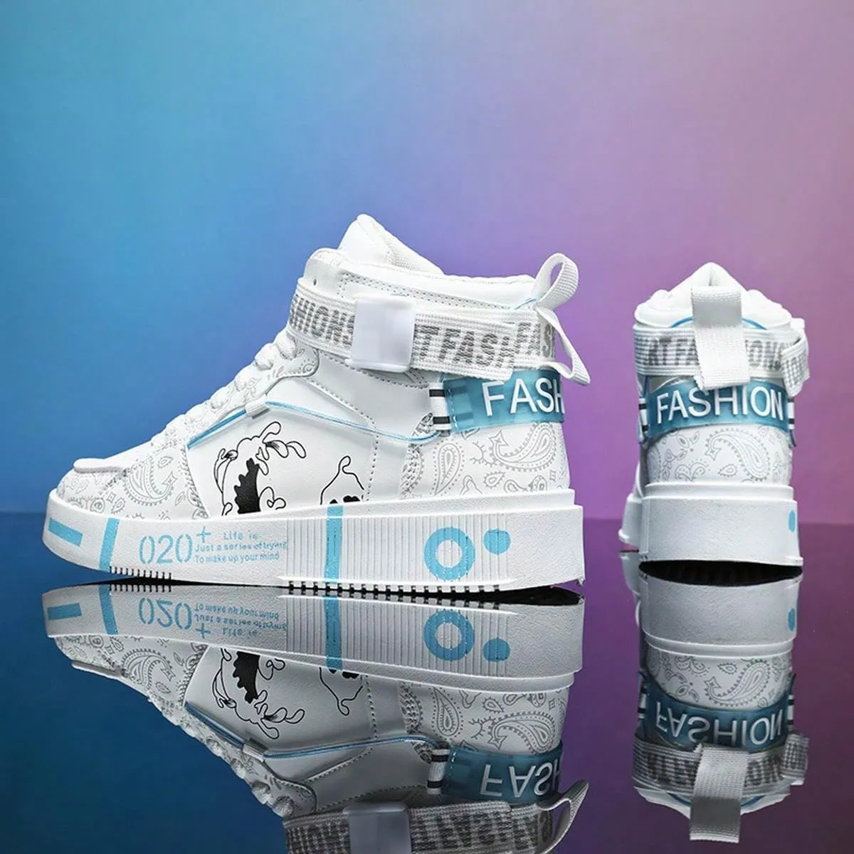Y2K Bold Graphic Lightweight Sneakers for Women Fashionable Street Style Walking Shoes for Daily Wear with Unique Graffiti Art Design and Soft Sole